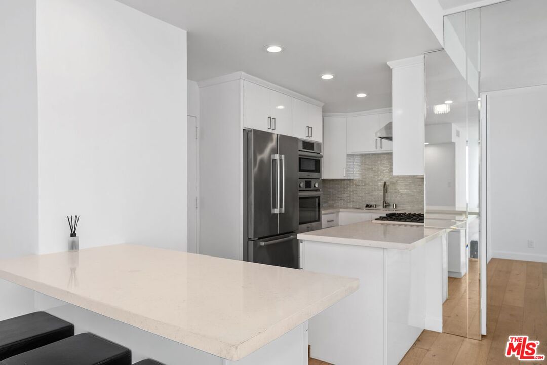 17368 W Sunset Blvd Unit: 306