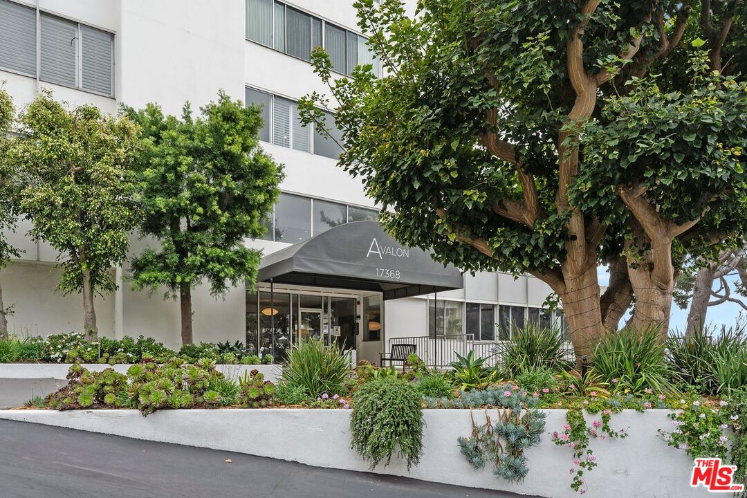 17368 W Sunset Blvd Unit: 306