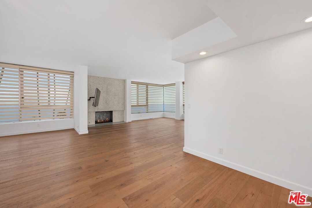 17368 W Sunset Blvd Unit: 306