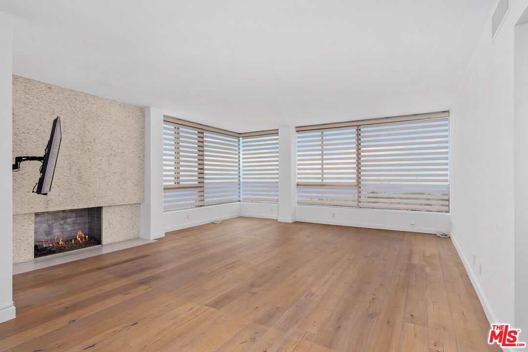 17368 W Sunset Blvd Unit: 306