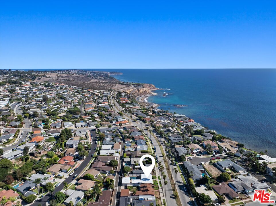 2258 W Paseo Del Mar