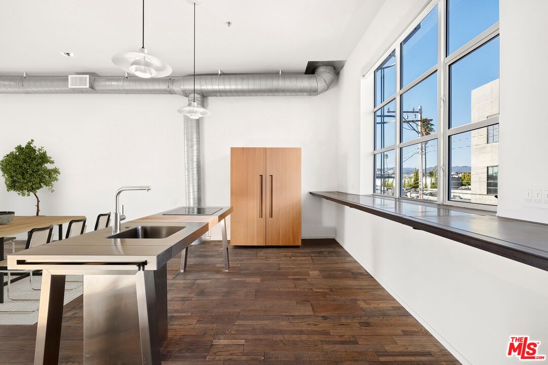 1643 12th St Unit: 5