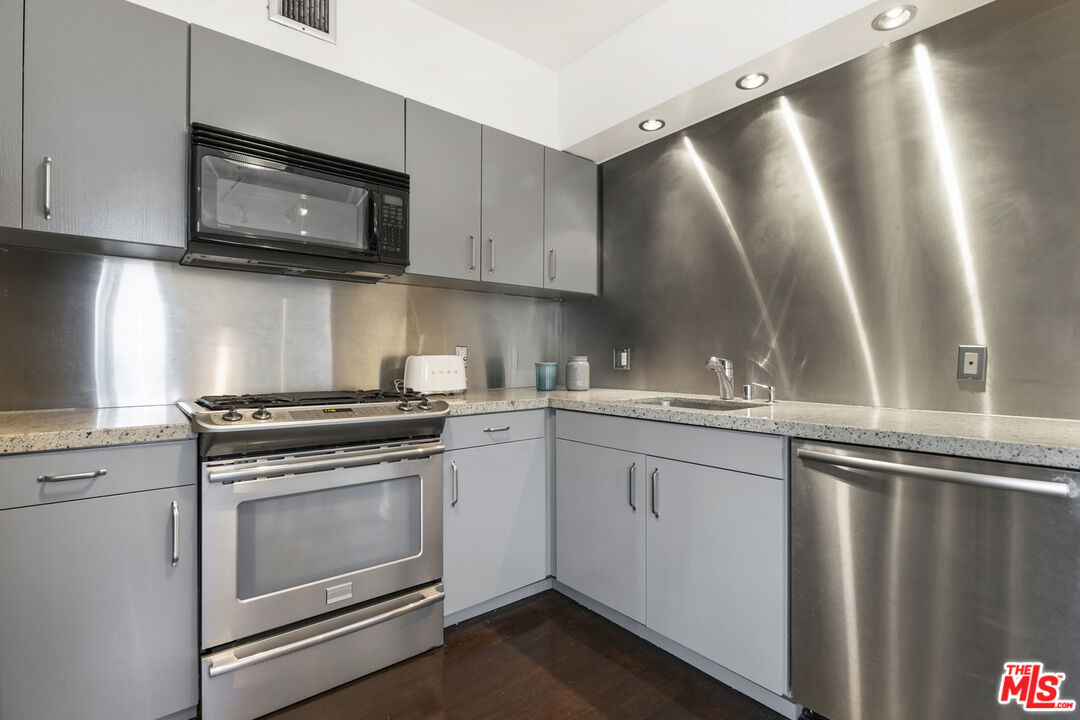 4455 Los Feliz Blvd Unit: 708