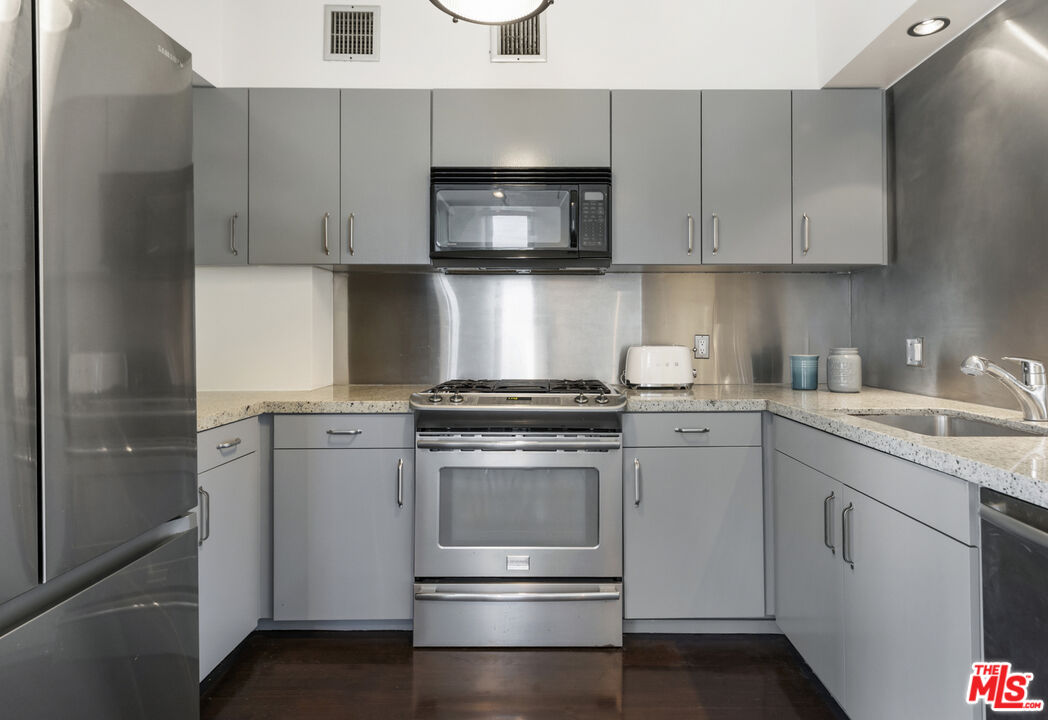 4455 Los Feliz Blvd Unit: 708