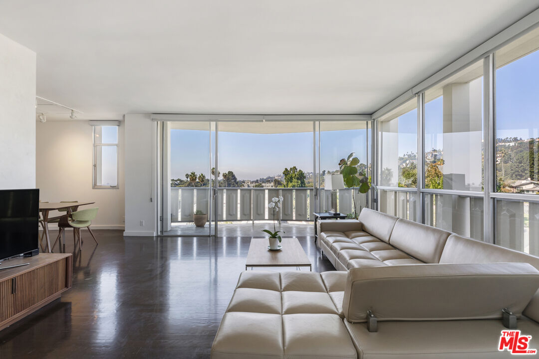 4455 Los Feliz Blvd Unit: 708