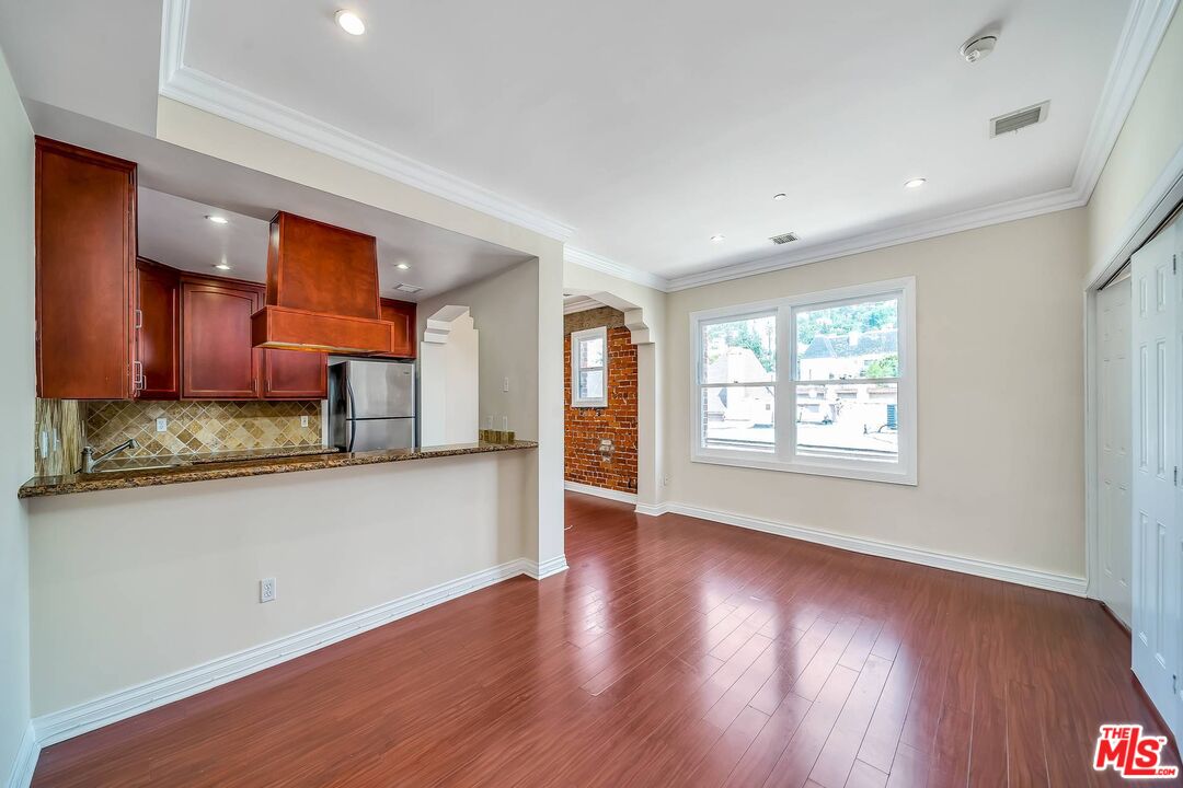 1236 N Flores St Unit: 204