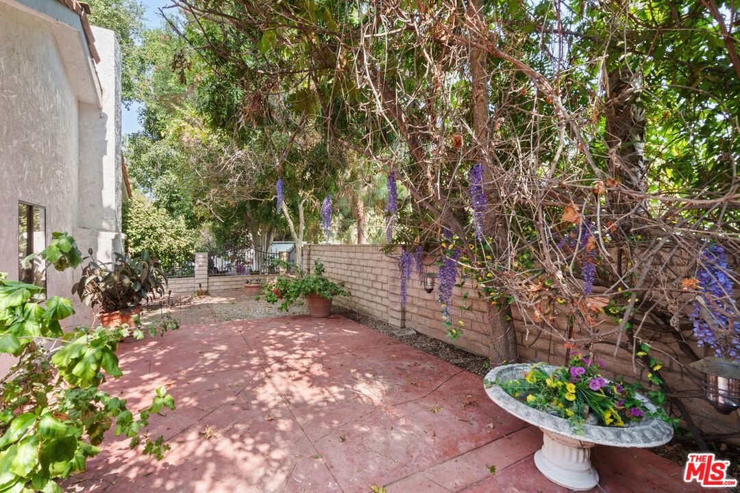 13746 Valleyheart Dr