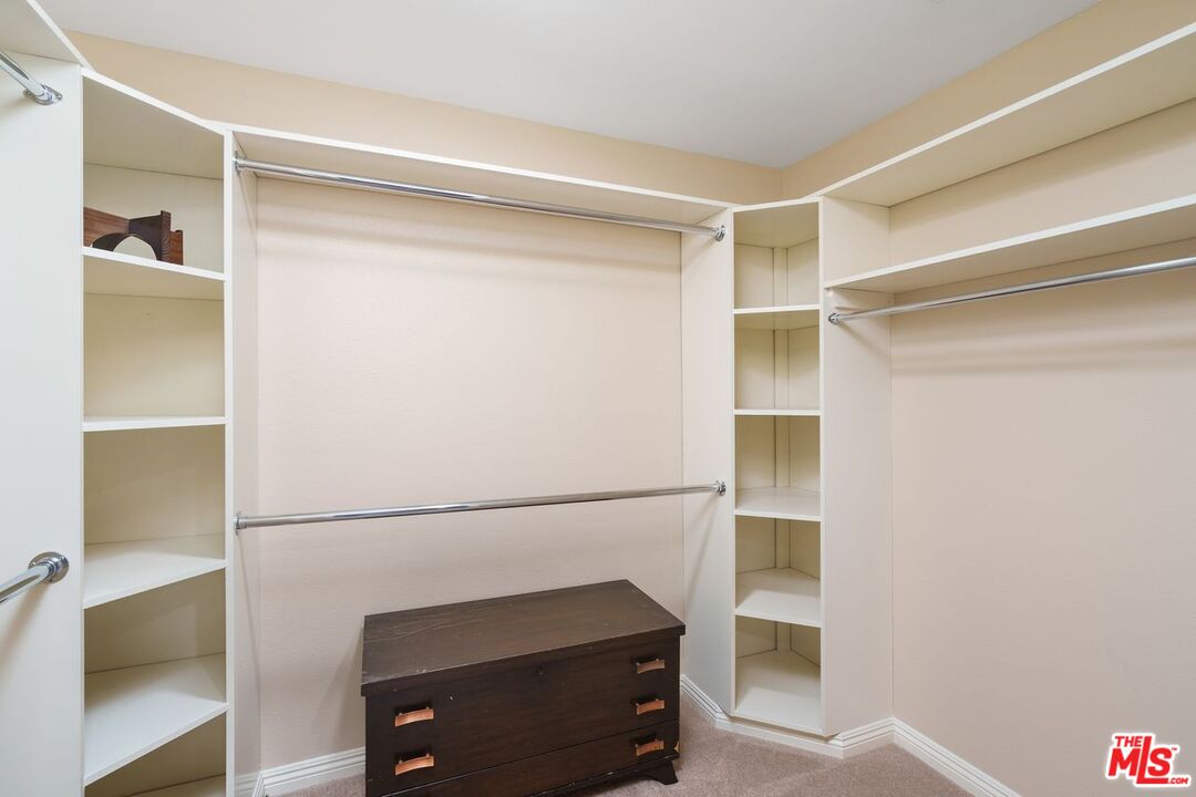 13746 Valleyheart Dr