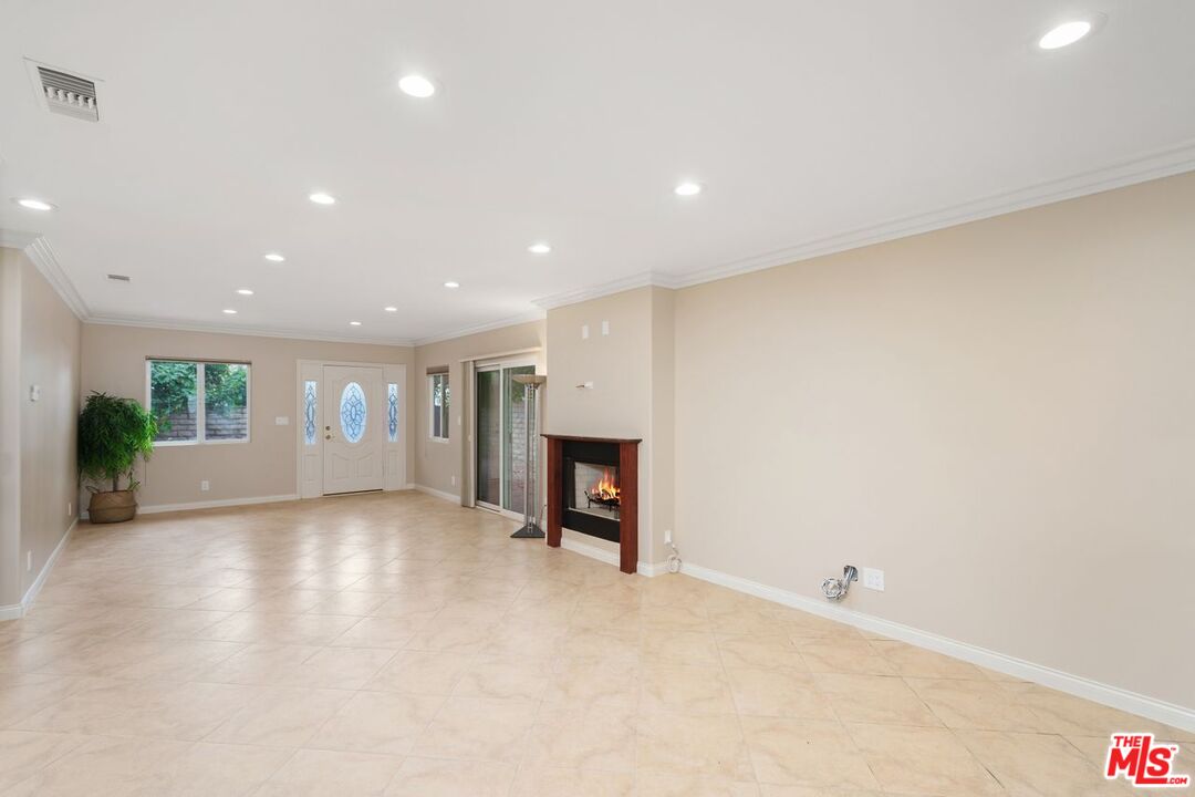 13746 Valleyheart Dr