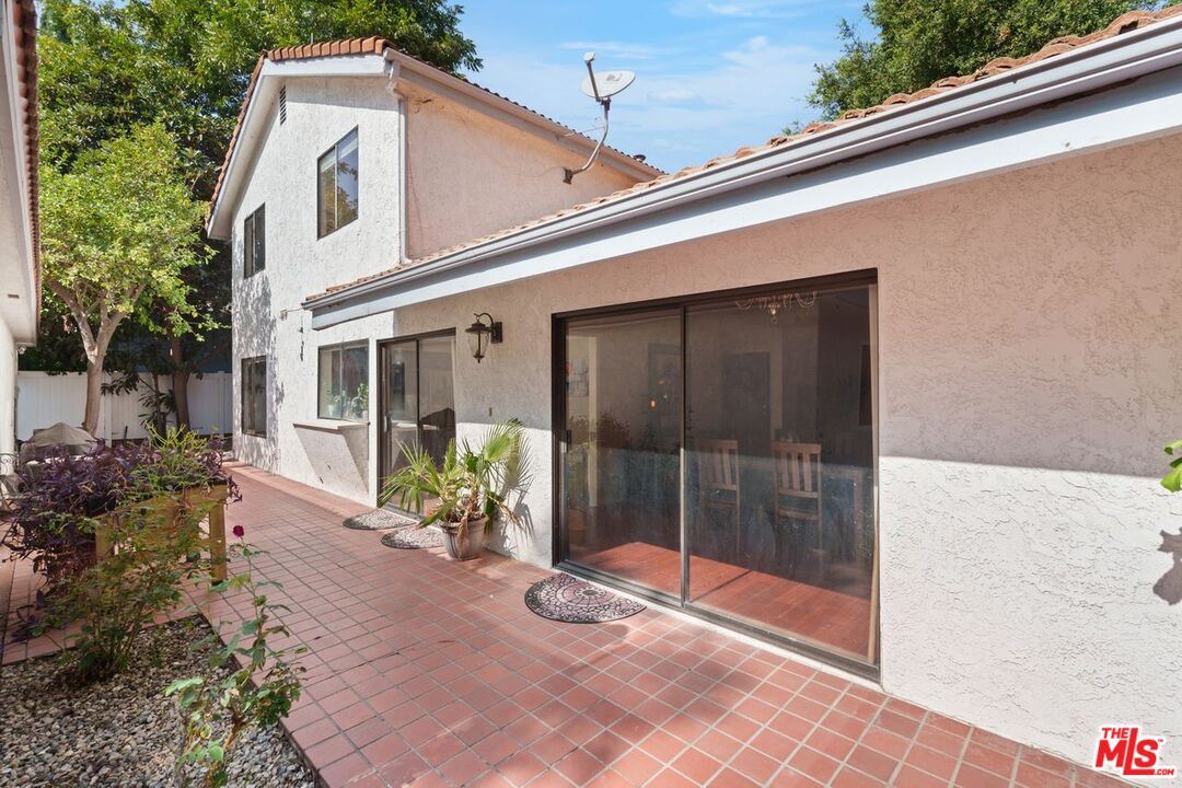 13746 Valleyheart Dr