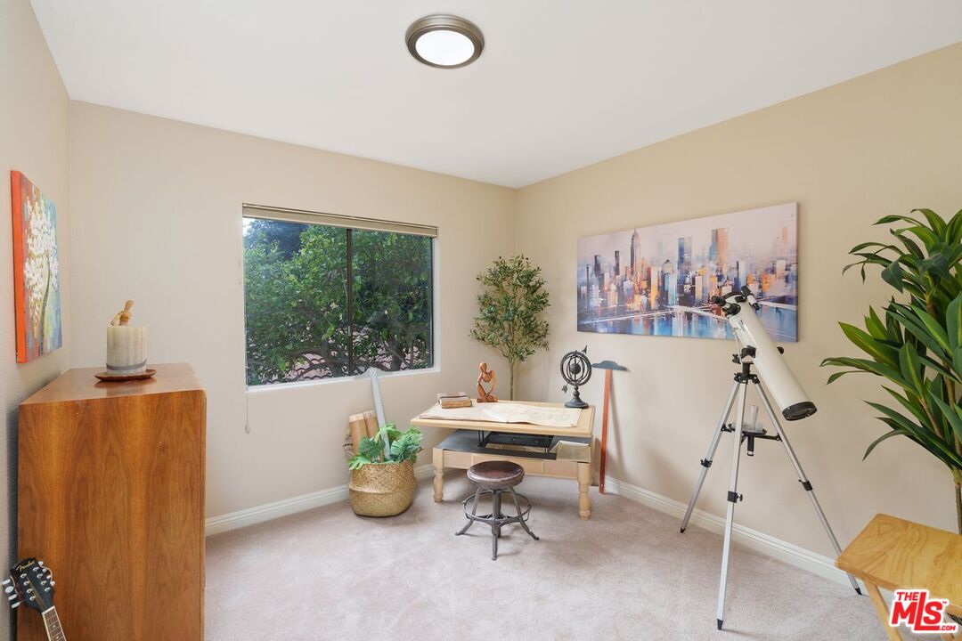 13746 Valleyheart Dr