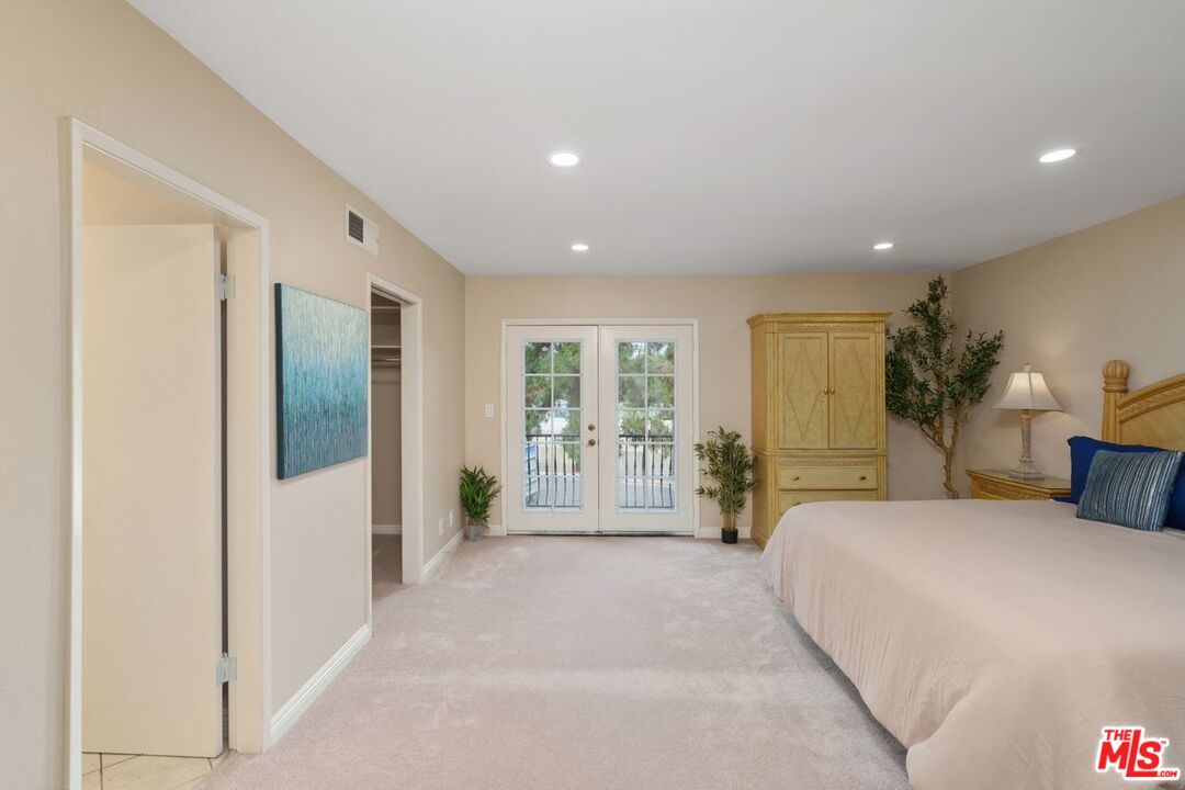 13746 Valleyheart Dr