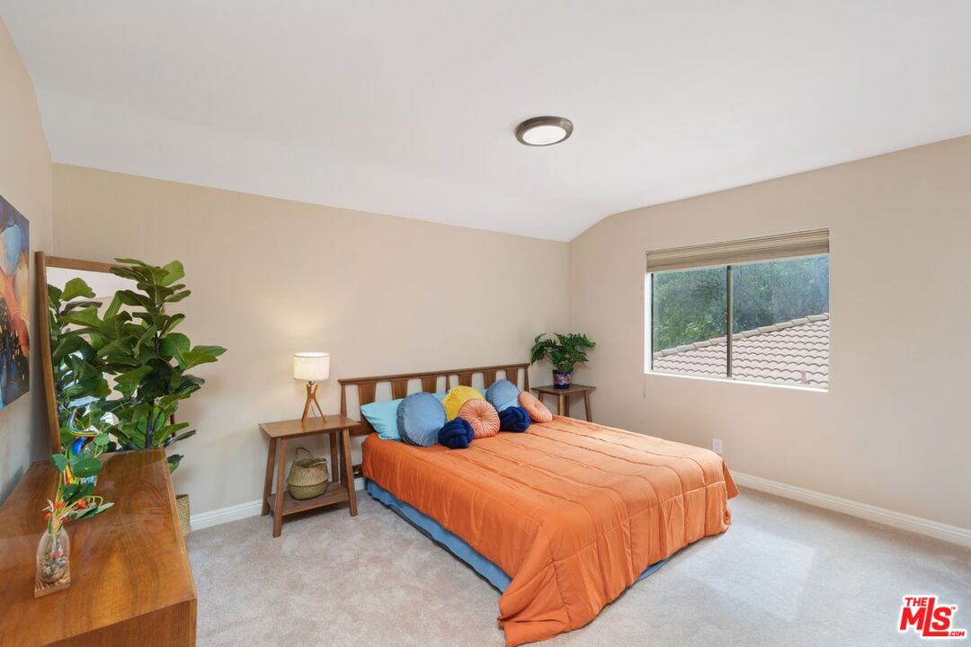 13746 Valleyheart Dr