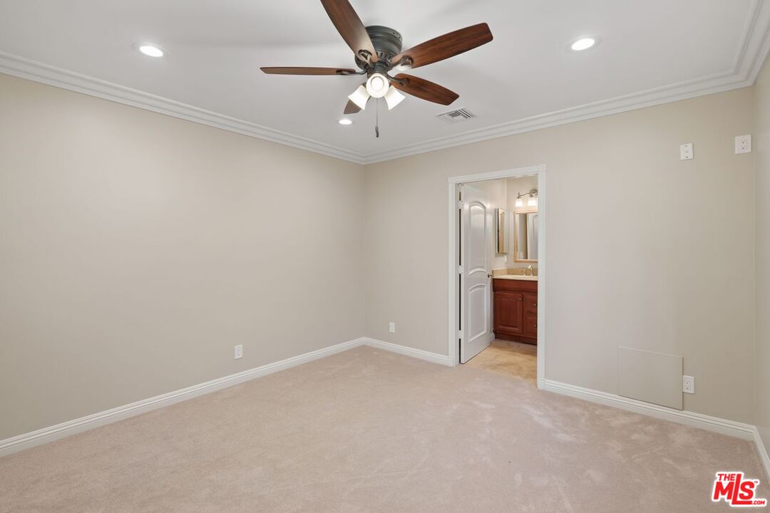 13746 Valleyheart Dr