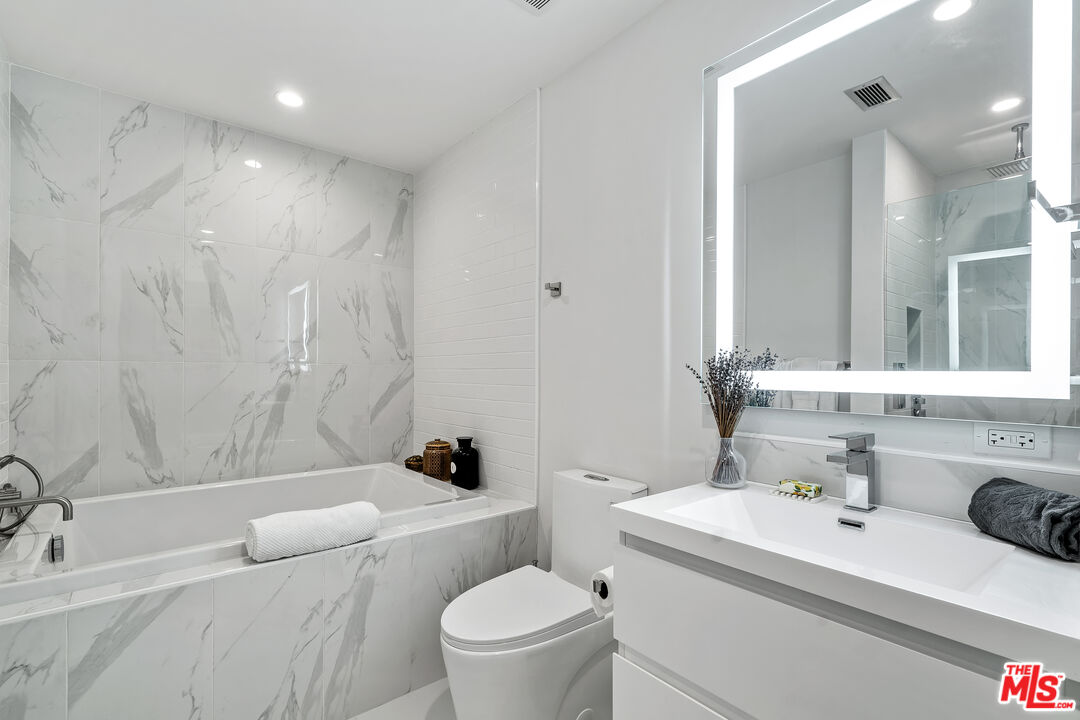 197 W Via Lola Unit: 10