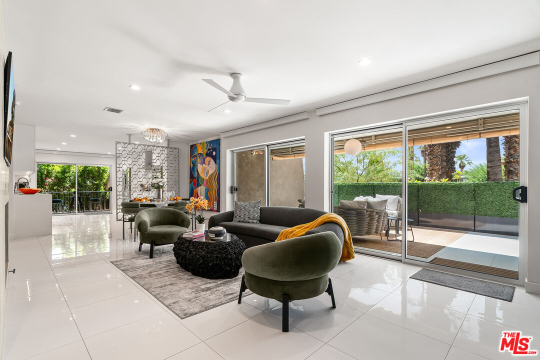 197 W Via Lola Unit: 10