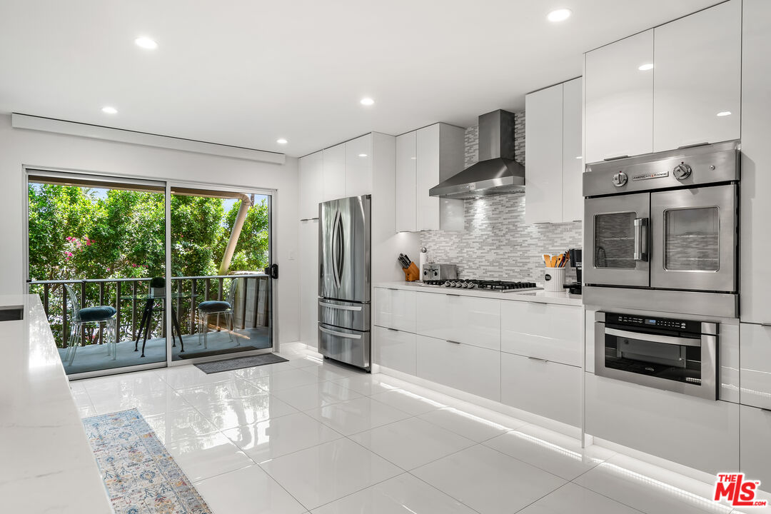 197 W Via Lola Unit: 10