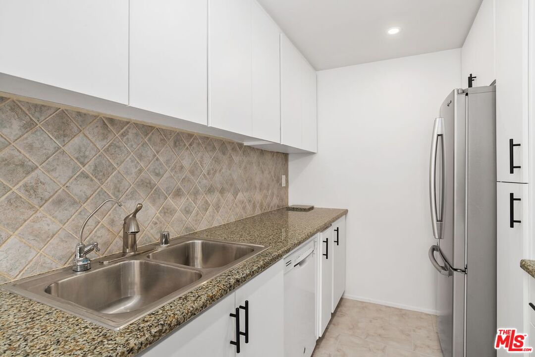 848 N Kings Rd Unit: 310