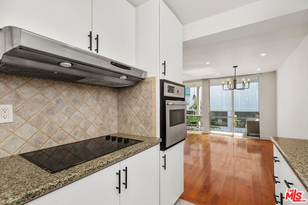 848 N Kings Rd Unit: 310