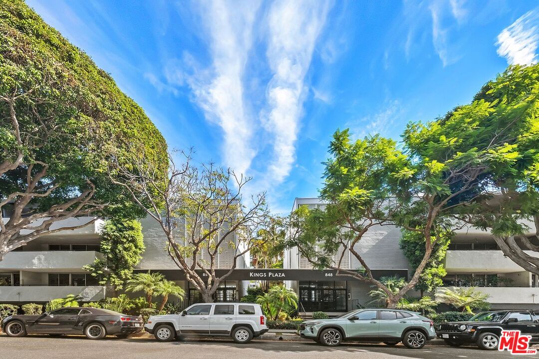 848 N Kings Rd Unit: 310