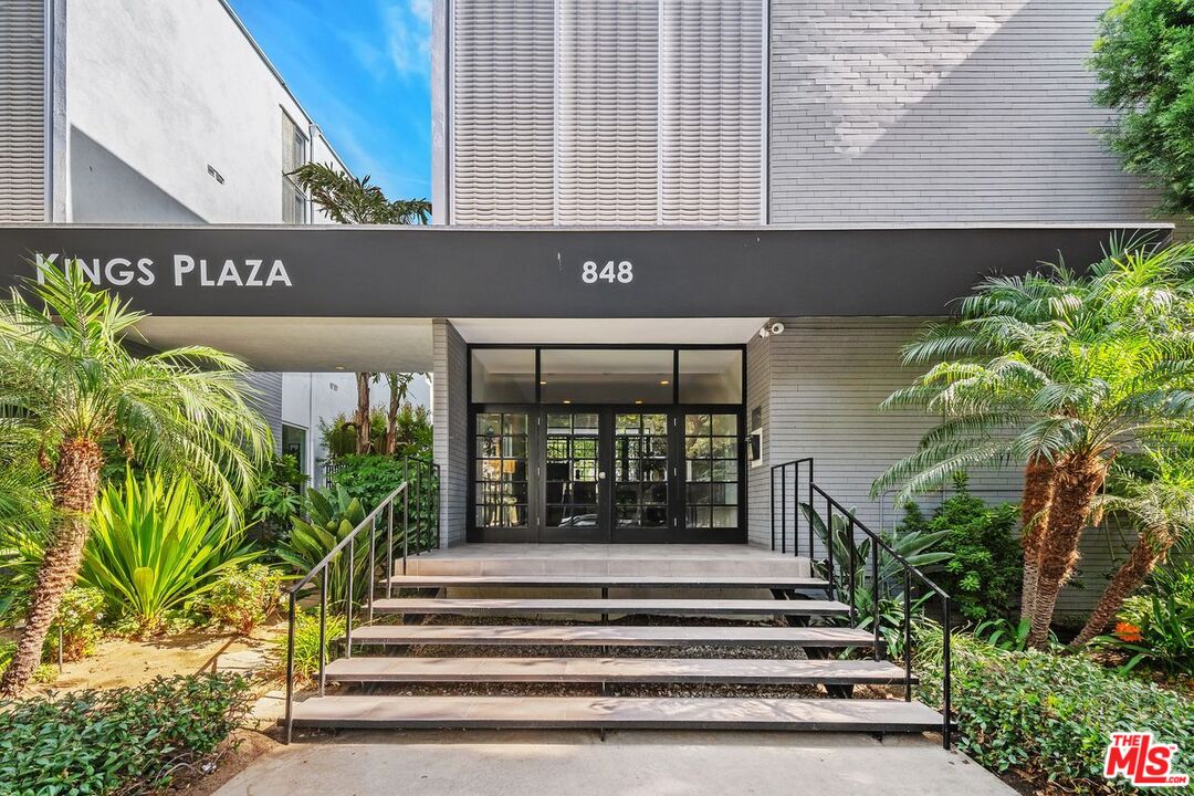 848 N Kings Rd Unit: 310
