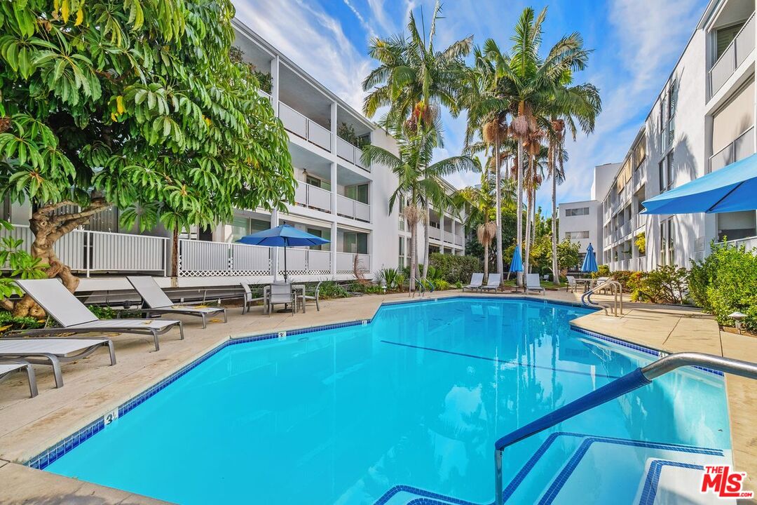 848 N Kings Rd Unit: 310