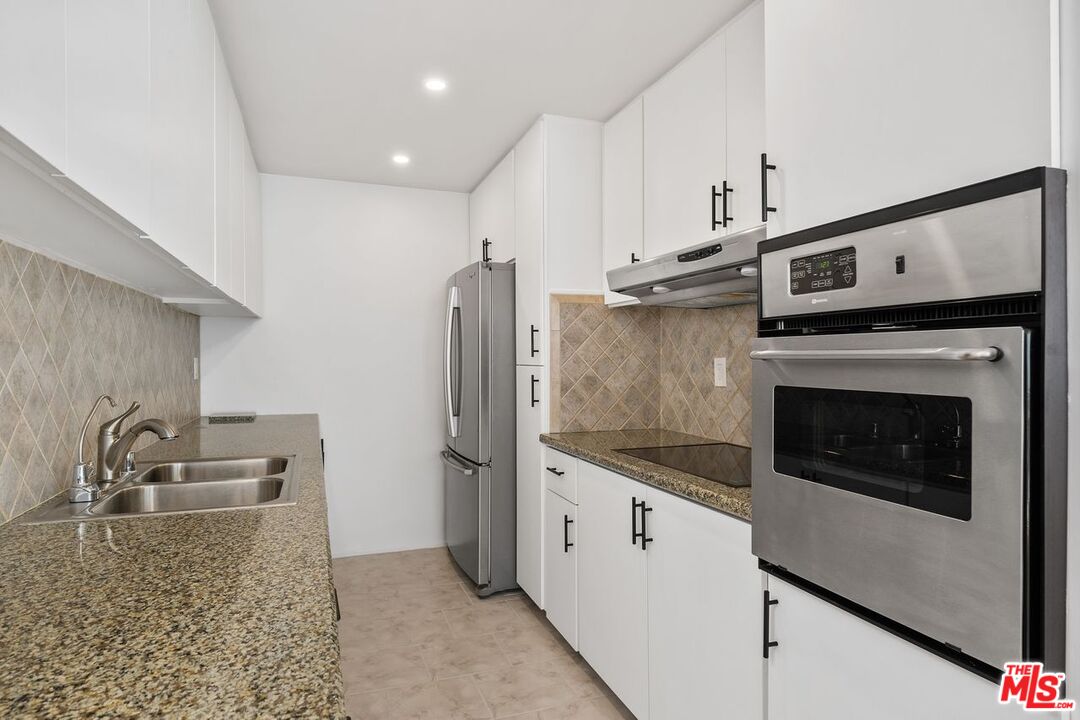 848 N Kings Rd Unit: 310