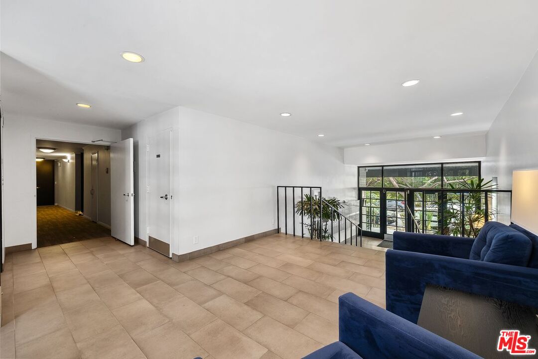 848 N Kings Rd Unit: 310