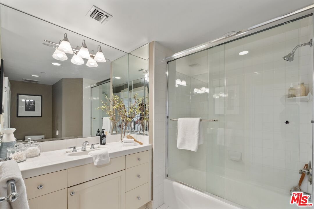 430 N Oakhurst Dr Unit: 407