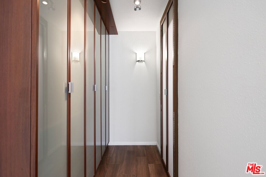 4501 Cedros Ave Unit: 217