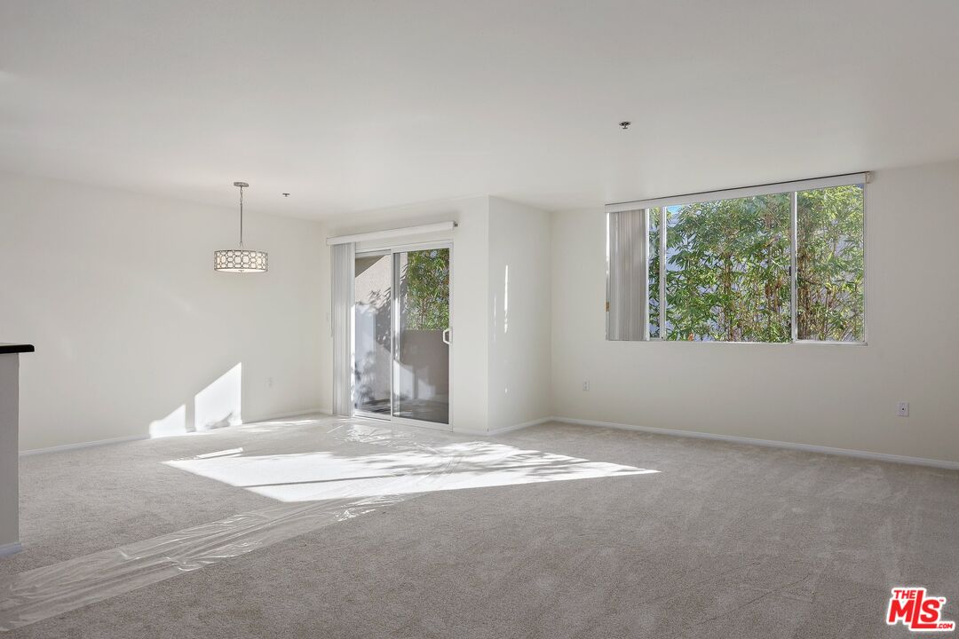 4501 Cedros Ave Unit: 217