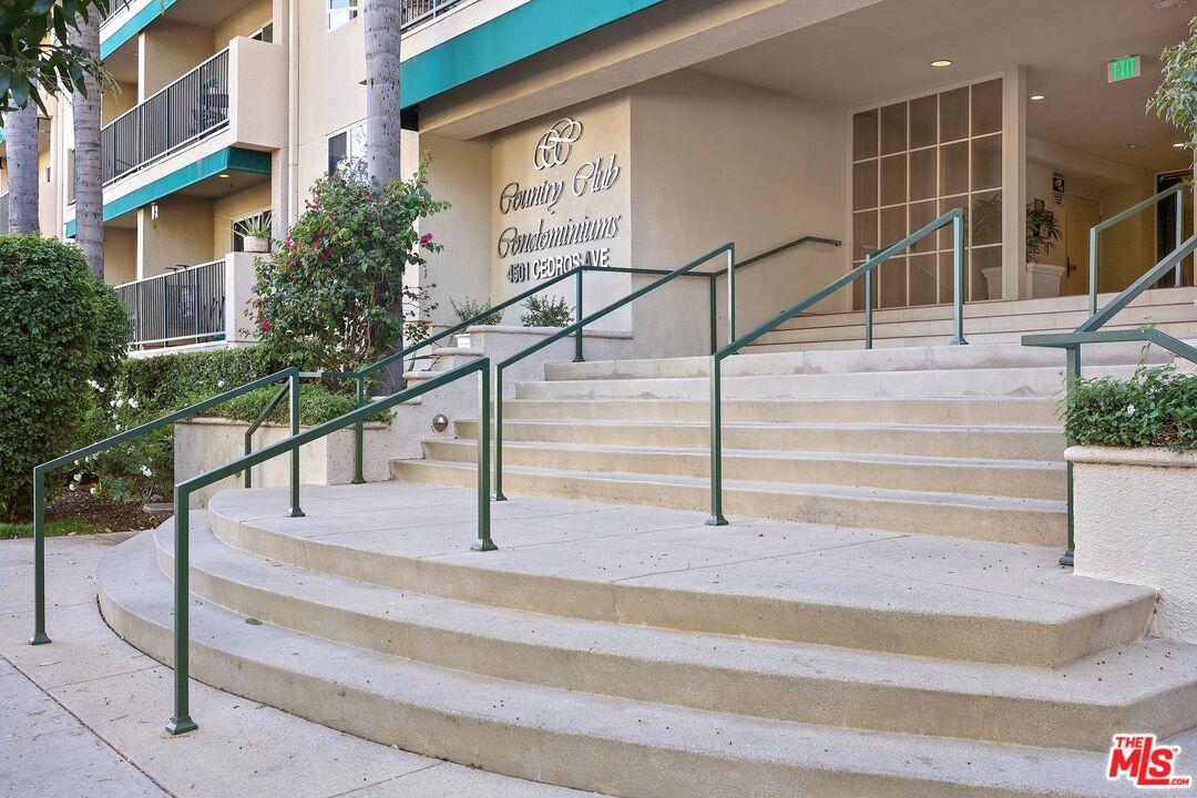 4501 Cedros Ave Unit: 217