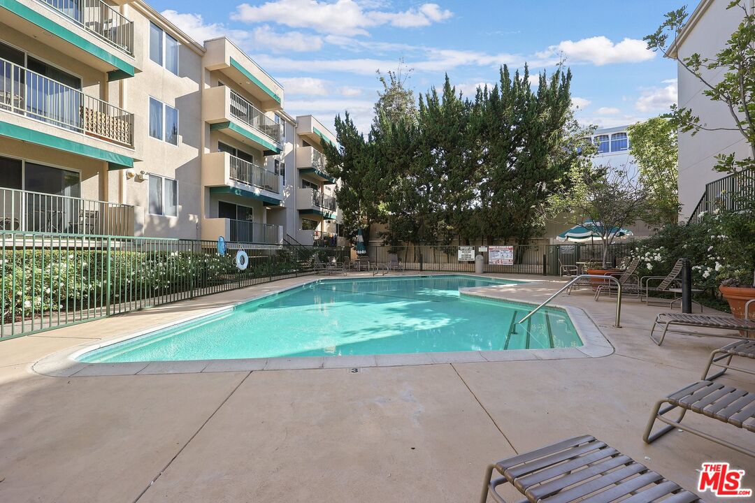 4501 Cedros Ave Unit: 217