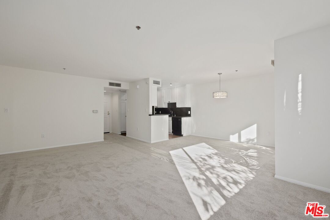 4501 Cedros Ave Unit: 217