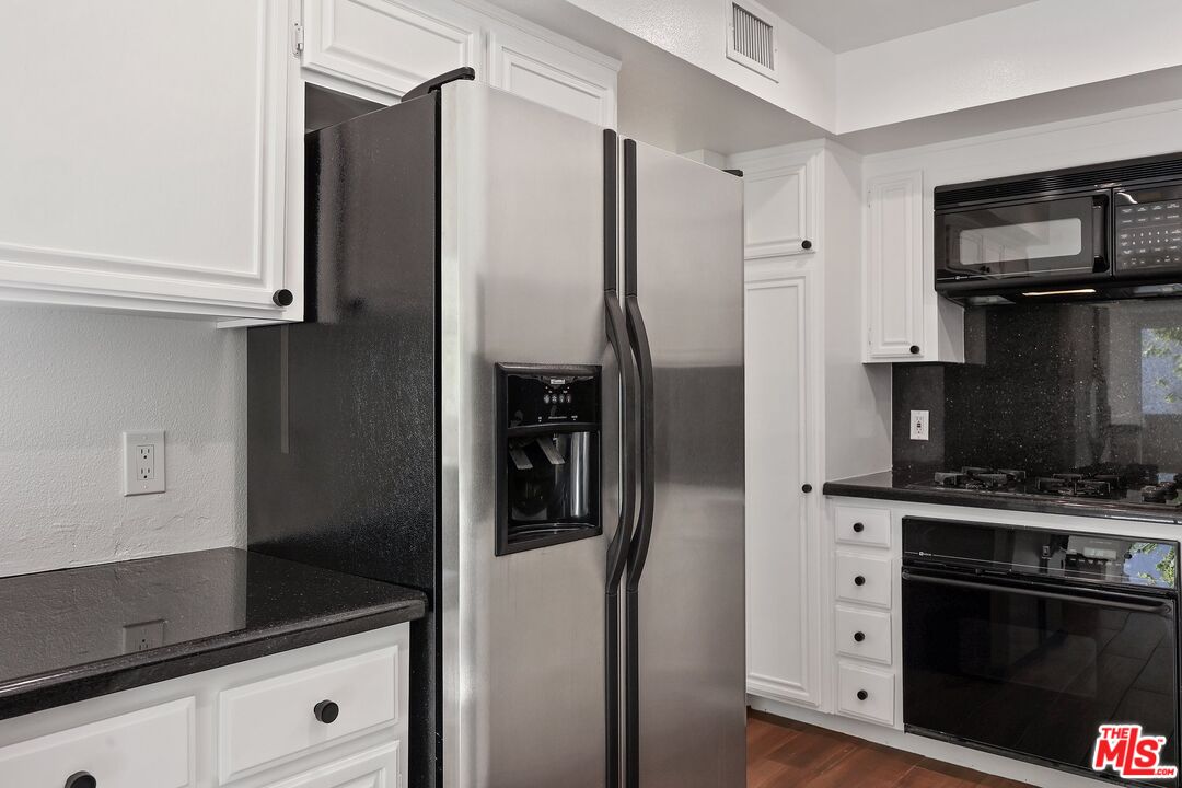 4501 Cedros Ave Unit: 217