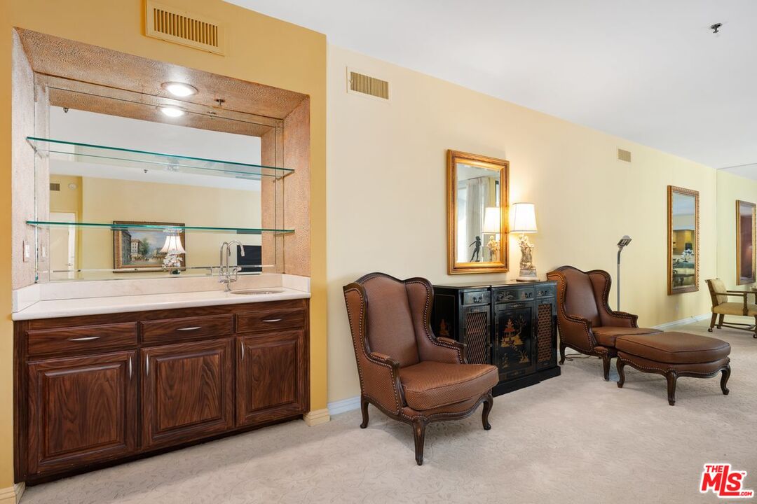 10660 Wilshire Blvd Unit: 1102