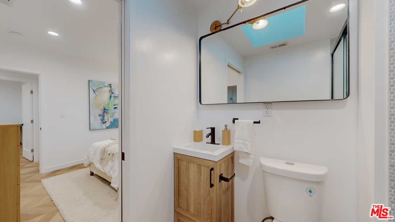 1235 N Citrus Avenue