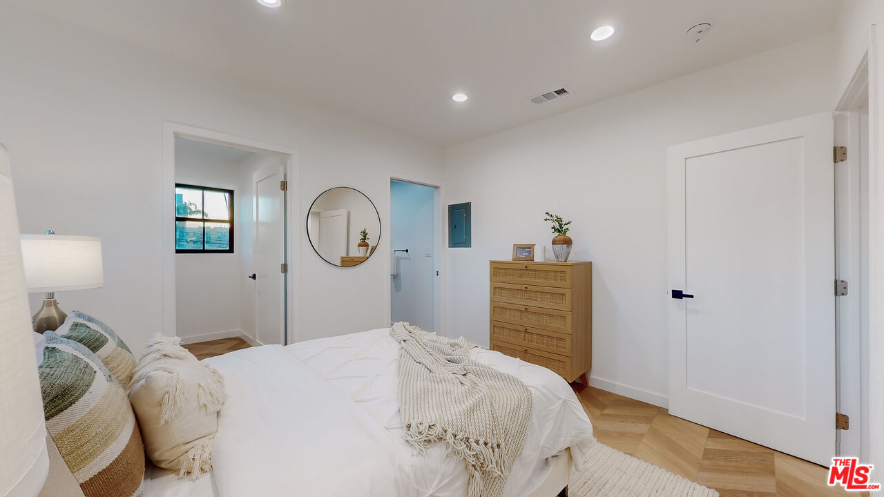 1235 N Citrus Avenue