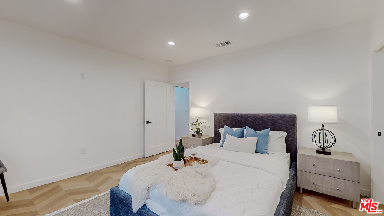 1235 N Citrus Avenue