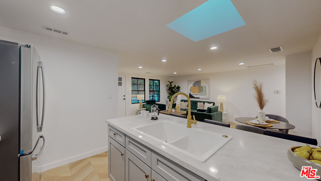 1235 N Citrus Avenue