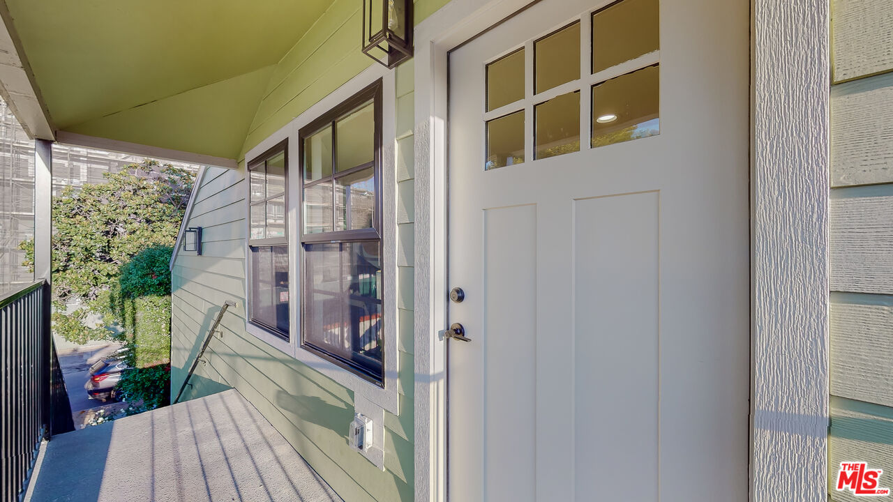 1235 N Citrus Avenue