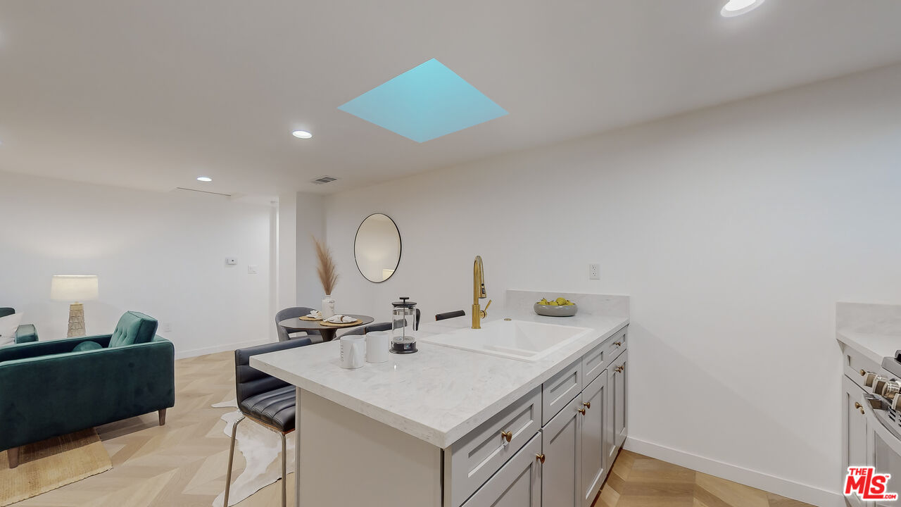 1235 N Citrus Avenue