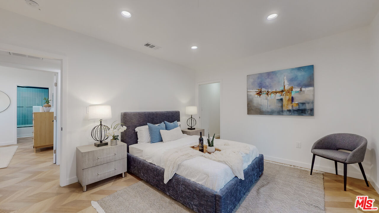 1235 N Citrus Avenue