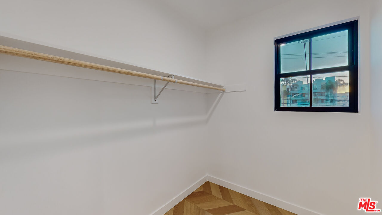 1235 N Citrus Avenue