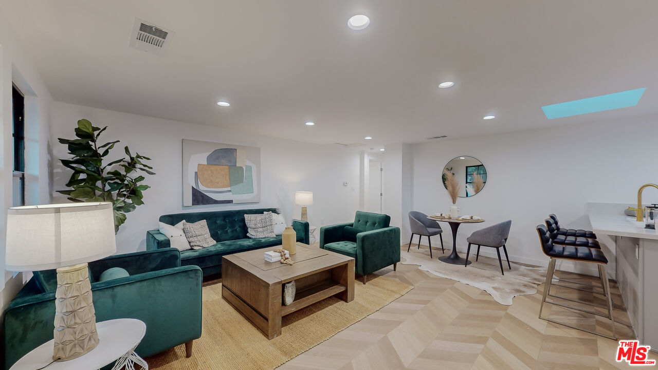 1235 N Citrus Avenue