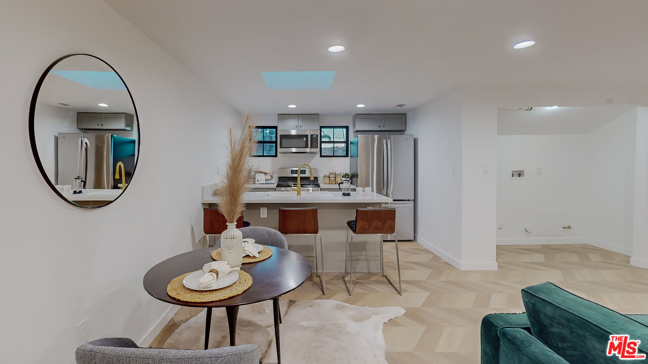 1235 N Citrus Avenue