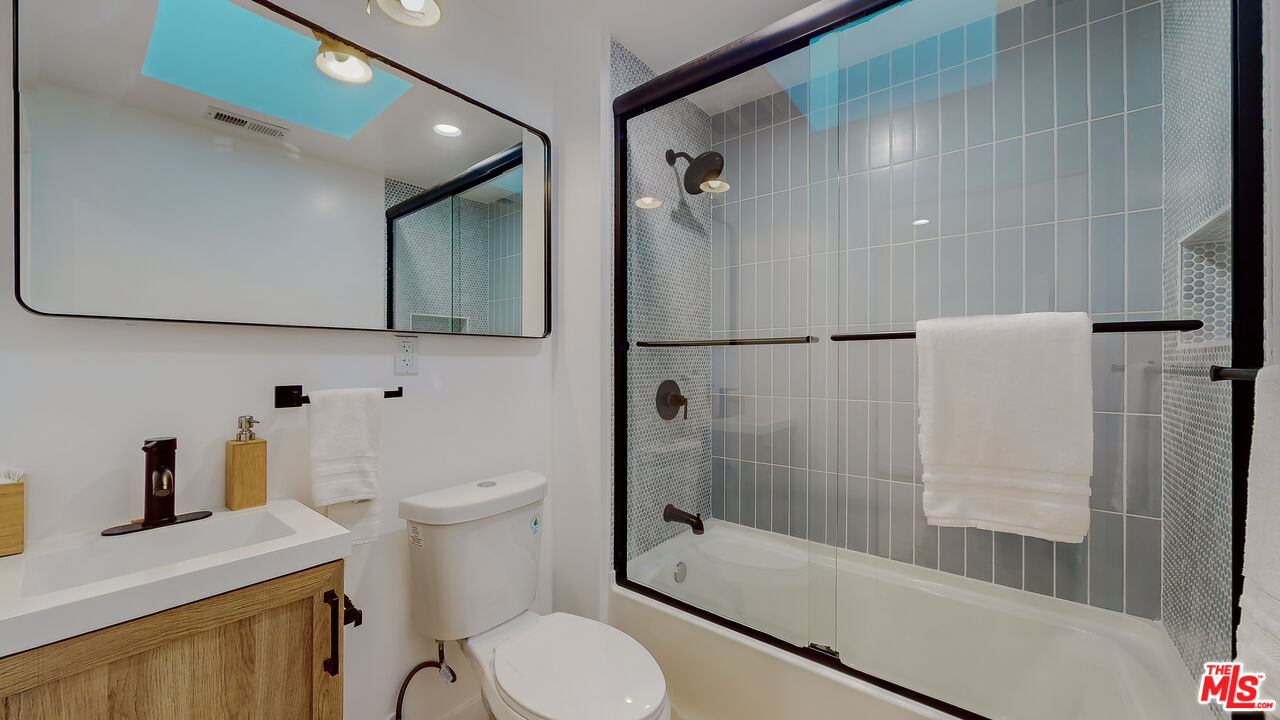 1235 N Citrus Avenue