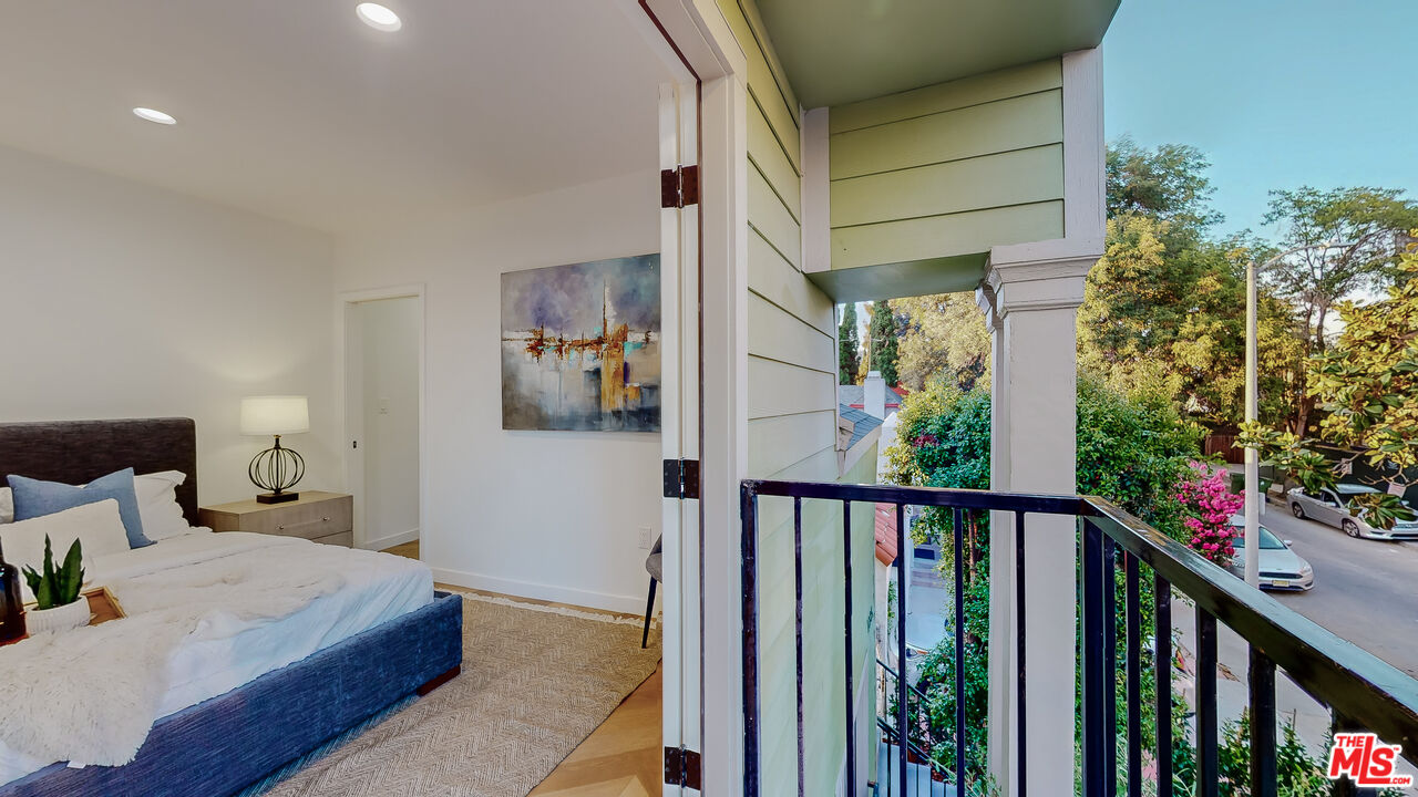 1235 N Citrus Avenue