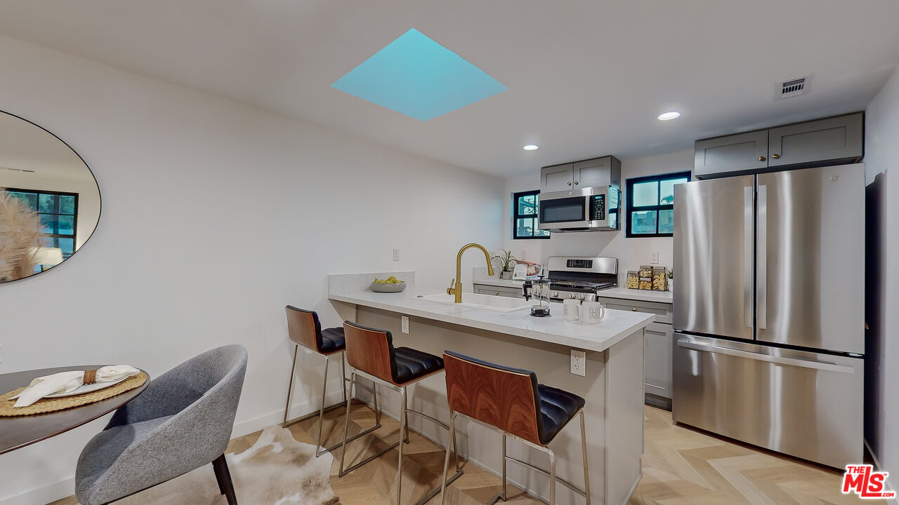 1235 N Citrus Avenue