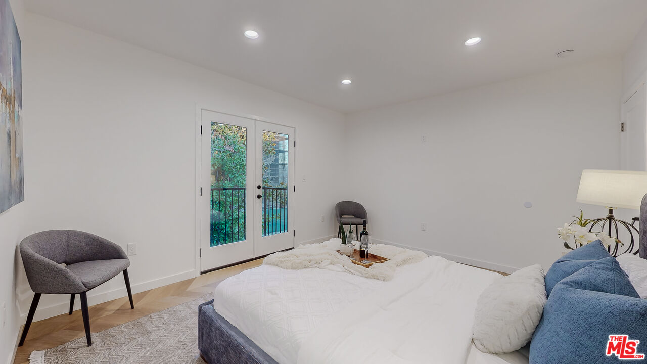 1235 N Citrus Avenue